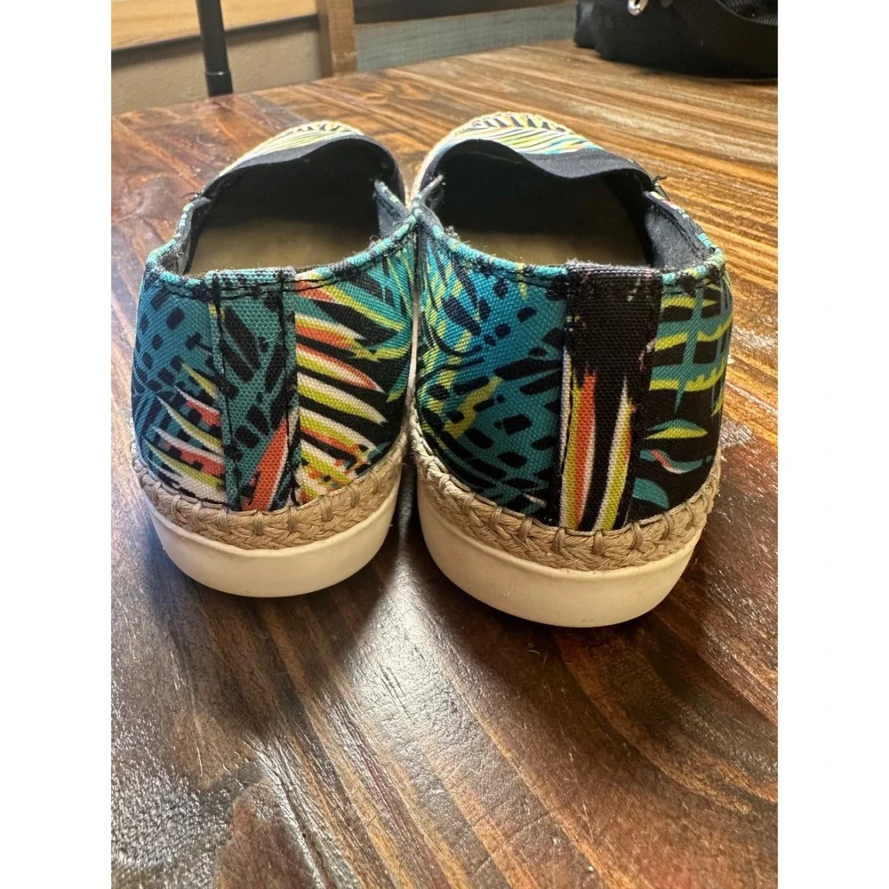 Anne Klein vibrant tropical